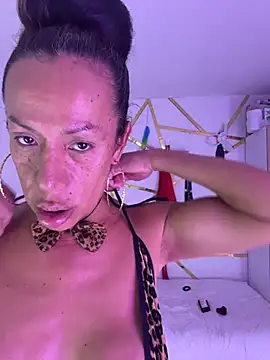 Snapshot of YOURSDEBORA chatting on 06-02-26, 06:54 YOURSDEBORA online show from 06-02-26, 06:54