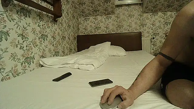 Snapshot of NiceHunter89 chatting on 03-27-26, 06:40 NiceHunter89 online show from 03-27-26, 06:40
