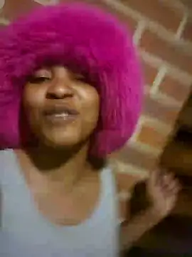 Snapshot of BlueberryDiamond chatting on 01-10-25, 09:53 BlueberryDiamond online show from 01-10-25, 09:53