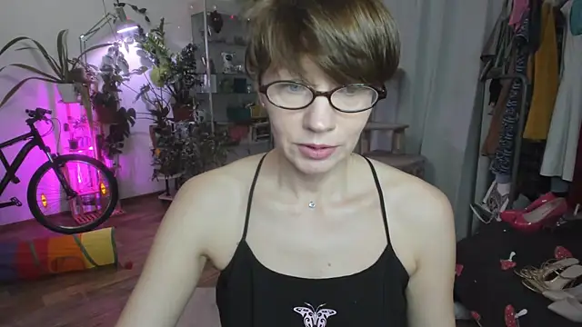 Snapshot of Constancia_pure chatting on 01-27-25, 11:43 Constancia pure online show from 01-27-25, 11:43