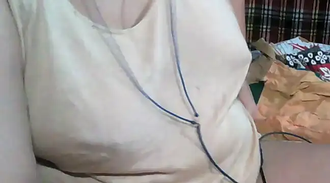 Snapshot of giga-bite chatting on 03-05-25, 04:57 giga-bite online show from 03-05-25, 04:57