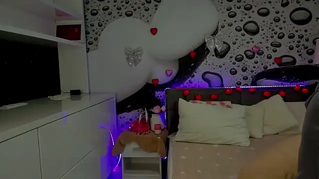 Snapshot of AlmaFancy chatting on 02-02-26, 07:29 AlmaFancy online show from 02-02-26, 07:29