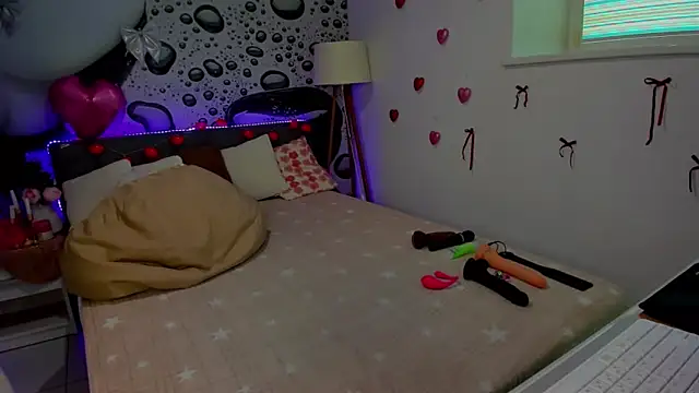 Snapshot of AlmaFancy chatting on 02-12-26, 07:14 AlmaFancy online show from 02-12-26, 07:14