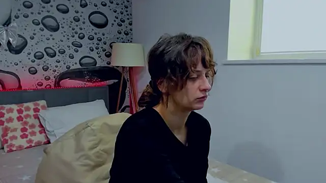 AlmaFancy online show from 04-16-26, 05:30