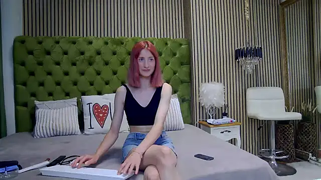 SiennaShapiro online show from 07-09-26, 09:13