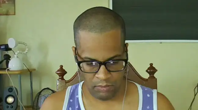 Snapshot of thesugar32 chatting on 02-09-25, 12:30 thesugar32 online show from 02-09-25, 12:30