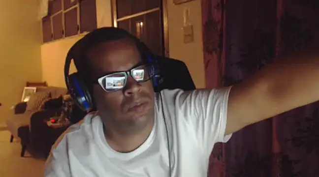 Snapshot of thesugar32 chatting on 03-08-25, 01:28 thesugar32 online show from 03-08-25, 01:28