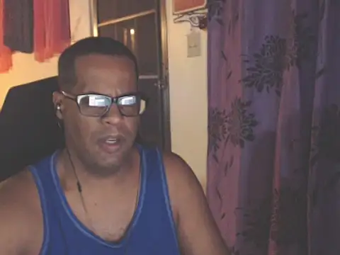 Snapshot of thesugar32 chatting on 10-03-25, 01:46 thesugar32 online show from 10-03-25, 01:46