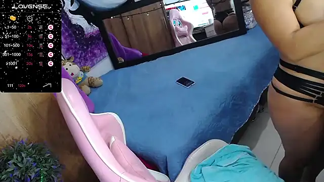 Snapshot of MarilynJones chatting on 12-11-24, 03:35 MarilynJones online show from 12-11-24, 03:35