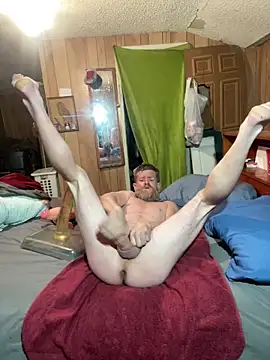 Snapshot of Ezye84 chatting on 02-01-26, 04:11 Ezye84 online show from 02-01-26, 04:11