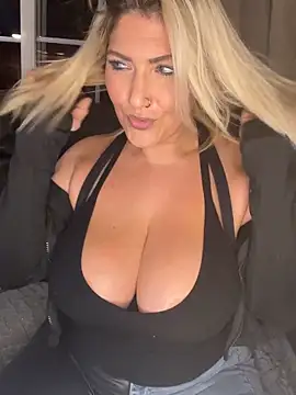 LittleMissEeve online show from 11-05-25, 03:06