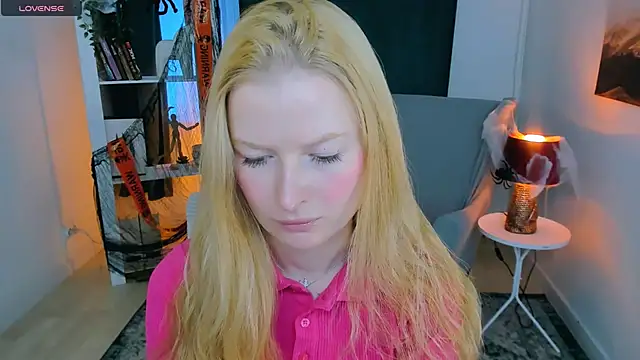 Laly Peach online show from 10-25-25, 12:34