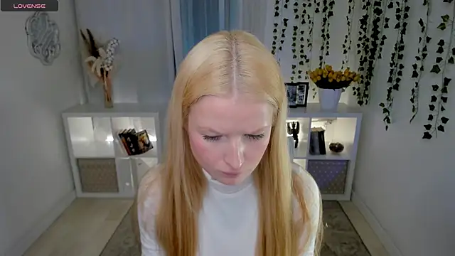 Laly Peach online show from 03-16-26, 04:00