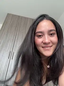 Nina lovi online show from 04-17-26, 08:45