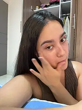 Nina lovi online show from 06-21-26, 12:46