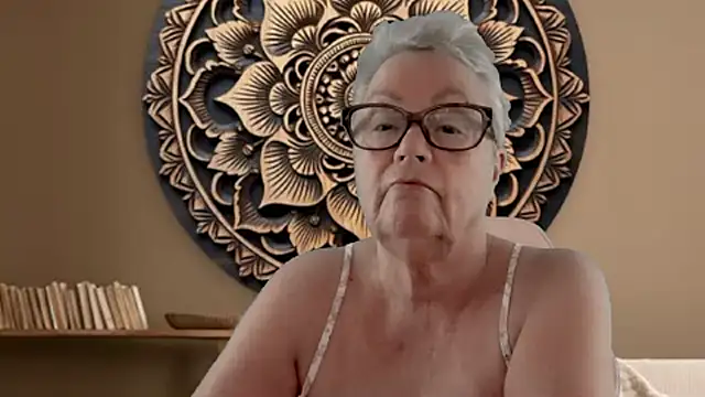 GrannyChrissy68 online show from 03-04-26, 02:23