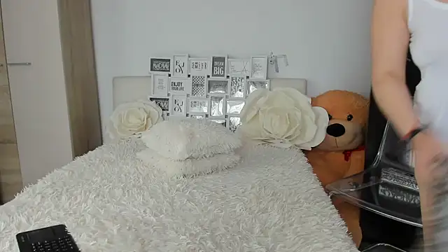 sweetemy4u online show from 04-14-26, 12:00