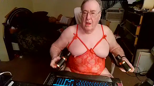 Snapshot of Toastir chatting on 03-15-25, 04:54 Toastir online show from 03-15-25, 04:54