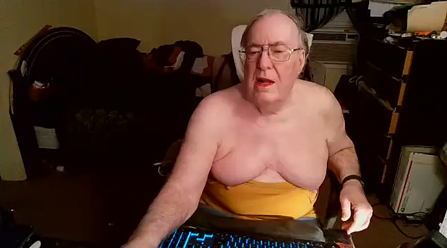 Snapshot of Toastir chatting on 03-19-25, 08:54 Toastir online show from 03-19-25, 08:54