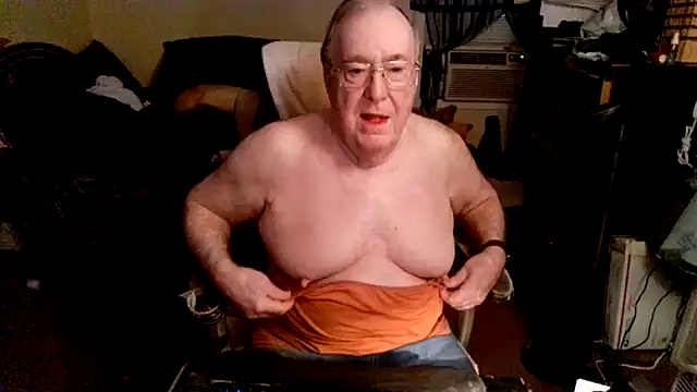 Snapshot of Toastir chatting on 09-13-25, 02:17 Toastir online show from 09-13-25, 02:17