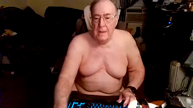 Snapshot of Toastir chatting on 10-02-25, 12:56 Toastir online show from 10-02-25, 12:56