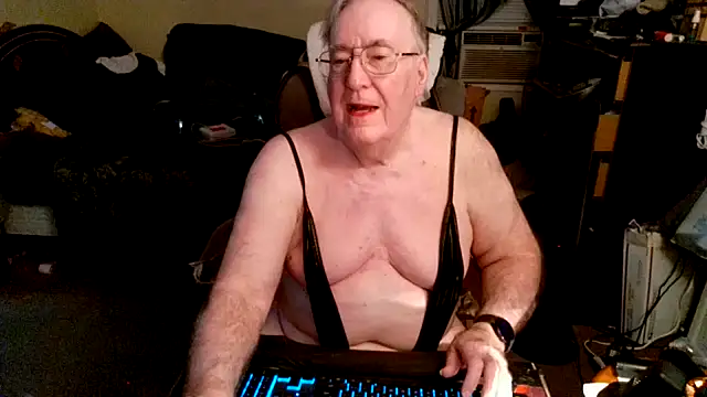 Snapshot of Toastir chatting on 10-06-25, 08:39 Toastir online show from 10-06-25, 08:39