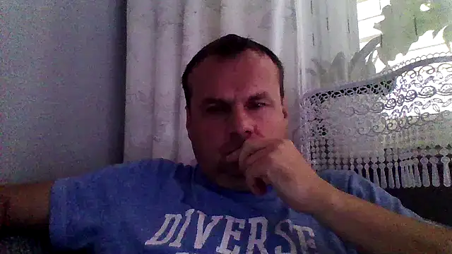 Snapshot of grzes19763 chatting on 06-11-26, 09:18 grzes19763 online show from 06-11-26, 09:18