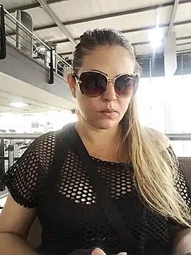 Snapshot of HadaFoster chatting on 02-14-25, 12:14 HadaFoster online show from 02-14-25, 12:14