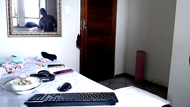 Snapshot of FitSelina66 chatting on 02-28-25, 01:03 FitSelina66 online show from 02-28-25, 01:03