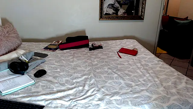 Snapshot of FitSelina66 chatting on 03-18-25, 04:37 FitSelina66 online show from 03-18-25, 04:37