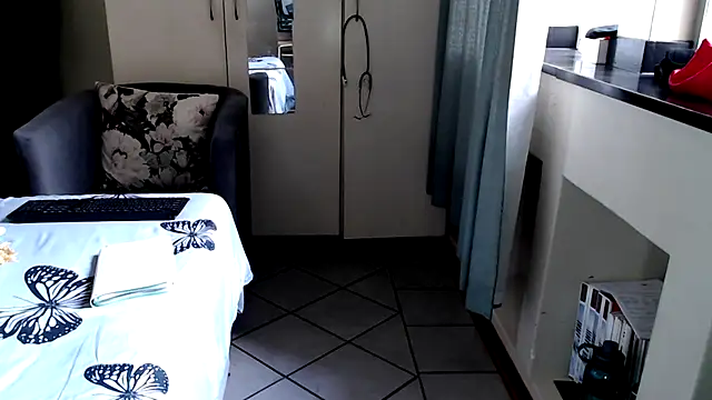 Snapshot of FitSelina66 chatting on 10-05-25, 12:36 FitSelina66 online show from 10-05-25, 12:36