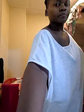 Snapshot of FitSelina66 chatting on 10-11-25, 06:01 FitSelina66 online show from 10-11-25, 06:01