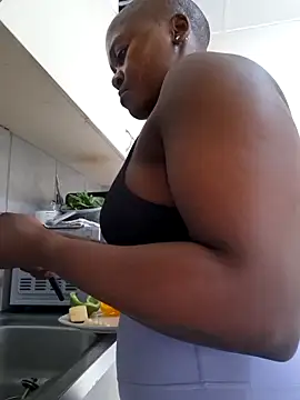 Snapshot of FitSelina66 chatting on 11-11-25, 10:59 FitSelina66 online show from 11-11-25, 10:59