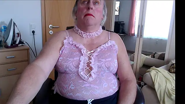 Snapshot of Sissygera chatting on 01-08-25, 01:09 Sissygera online show from 01-08-25, 01:09