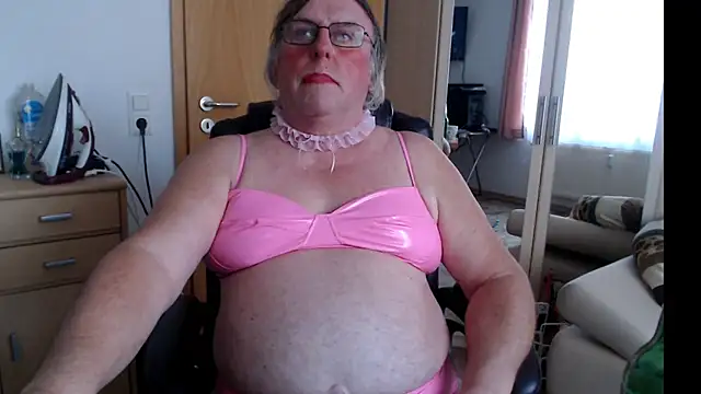 Snapshot of Sissygera chatting on 01-11-25, 02:47 Sissygera online show from 01-11-25, 02:47