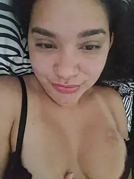 Snapshot of blerstefan1 chatting on 05-15-26, 01:07 blerstefan1 online show from 05-15-26, 01:07