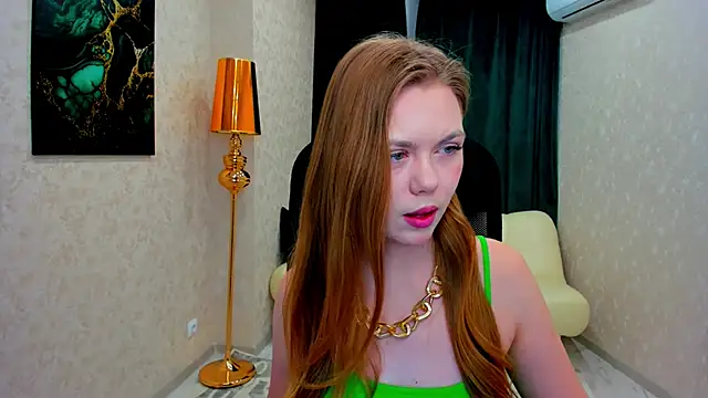 Snapshot of Strawberrye chatting on 02-19-25, 03:50 Strawberrye online show from 02-19-25, 03:50