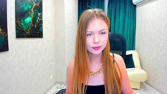 Snapshot of Strawberrye chatting on 03-05-25, 03:40 Strawberrye online show from 03-05-25, 03:40