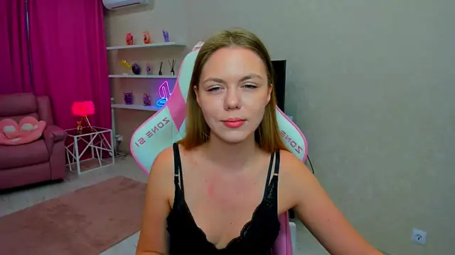 Snapshot of Strawberrye chatting on 05-10-26, 11:15 Strawberrye online show from 05-10-26, 11:15