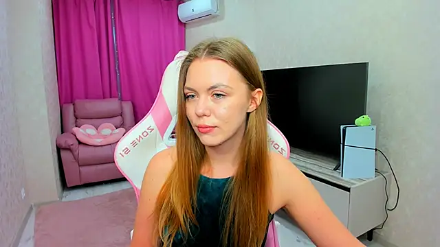 Snapshot of Strawberrye chatting on 05-12-26, 11:29 Strawberrye online show from 05-12-26, 11:29