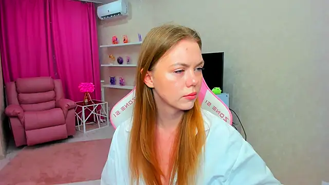 Snapshot of Strawberrye chatting on 05-30-26, 03:25 Strawberrye online show from 05-30-26, 03:25