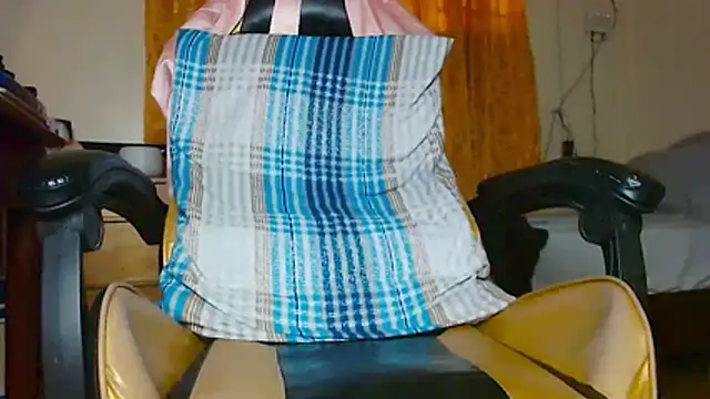 Yukikawaii online show from 12-19-25, 03:13