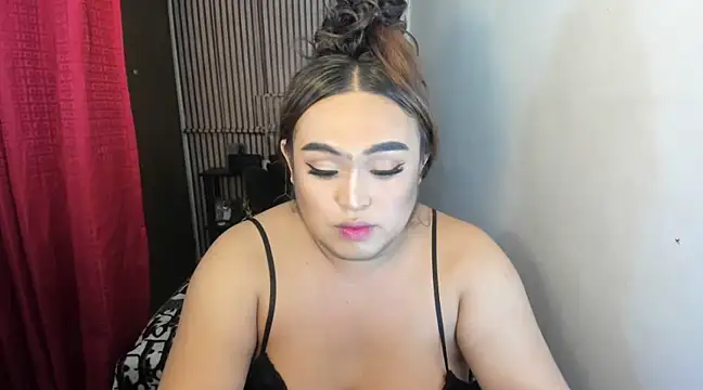 Snapshot of YourGirlfriendMegann chatting on 03-05-25, 12:16 YourGirlfriendMegann online show from 03-05-25, 12:16