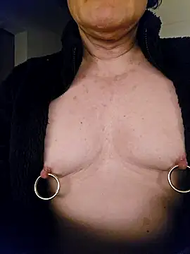 Snapshot of painslutfr chatting on 02-04-25, 05:10 painslutfr online show from 02-04-25, 05:10