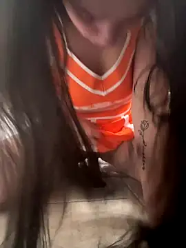 Snapshot of joeystaciee chatting on 09-21-25, 01:18 joeystaciee online show from 09-21-25, 01:18