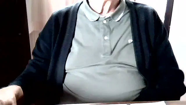 Snapshot of johnjohn622662 chatting on 06-12-26, 02:16 johnjohn622662 online show from 06-12-26, 02:16