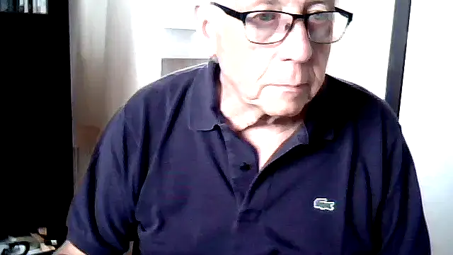 Snapshot of johnjohn622662 chatting on 06-16-26, 01:58 johnjohn622662 online show from 06-16-26, 01:58