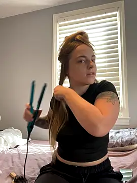 jaseyrae online show from 10-04-25, 03:21