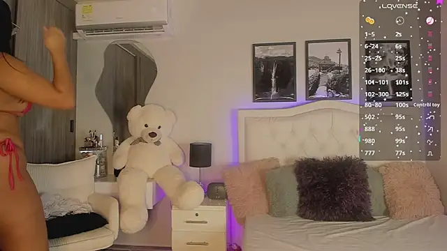 Snapshot of Rubyross21 chatting on 02-14-25, 06:40 Rubyross21 online show from 02-14-25, 06:40