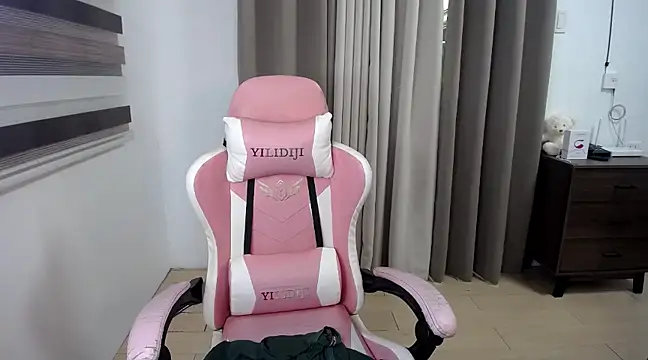 Bombshell Ashy online show from 02-26-25, 11:59